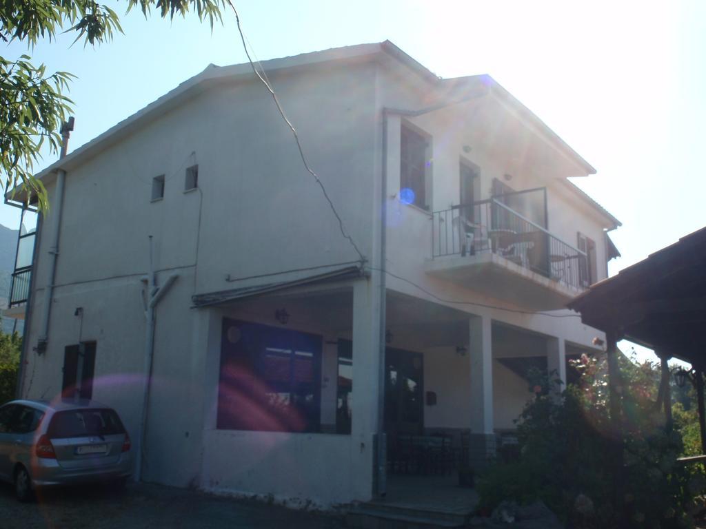 Meraklis Rooms Kariotes Ngoại thất bức ảnh
