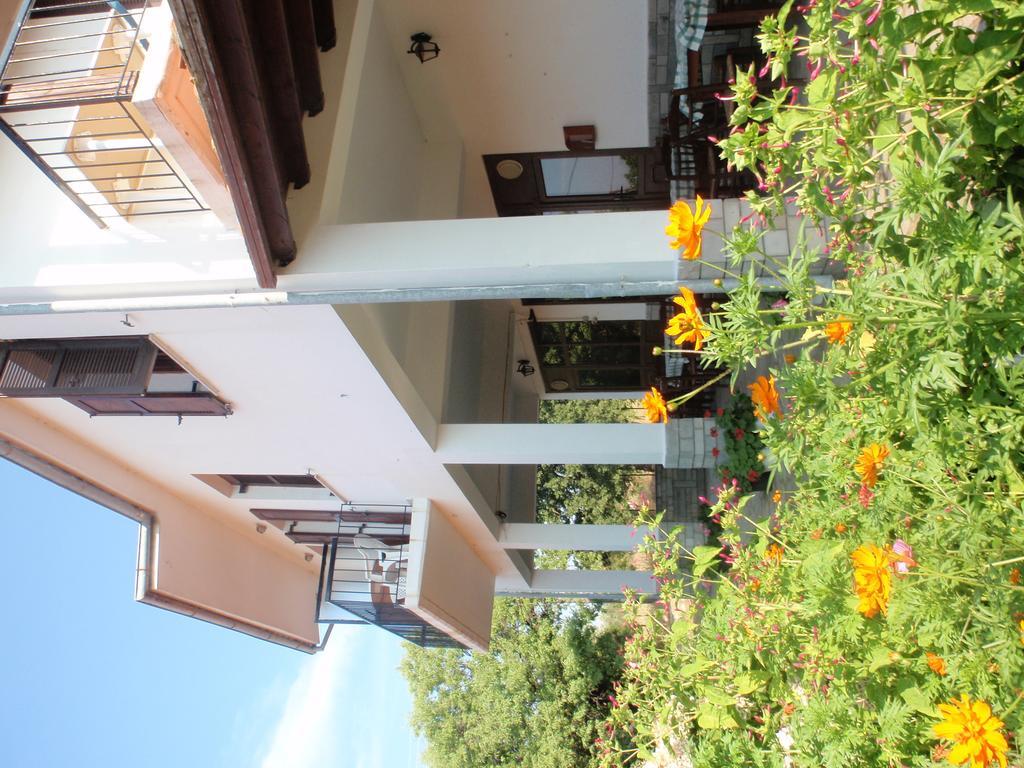 Meraklis Rooms Kariotes Ngoại thất bức ảnh